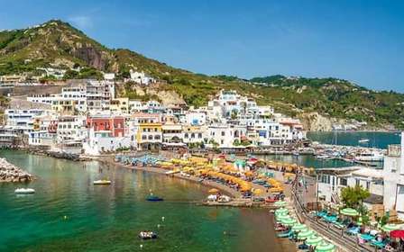 Ischia Inselrundfahrt mit dem Boot und Halt in Sant'Angelo