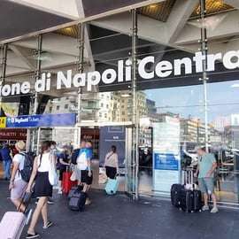 Von Sorrento: Privater Transfer nach Neapel