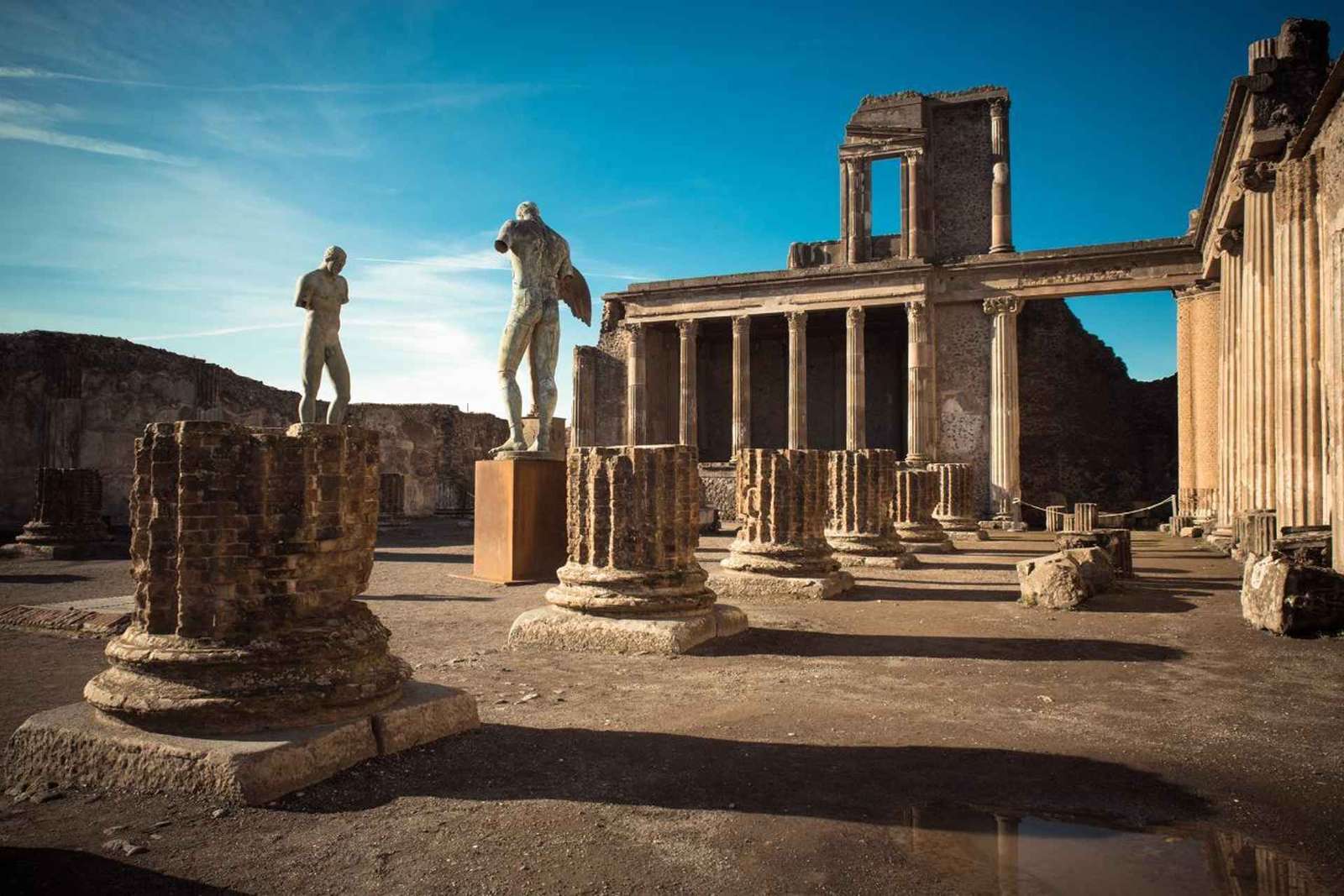 Ab Neapel: Geführter Rundgang durch Pompeji mit Eintrittskarte und Zug