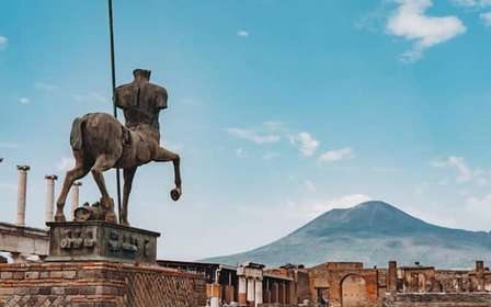 Vom Hafen Neapels aus: Vesuv und Pompeji Tour mit Tickets