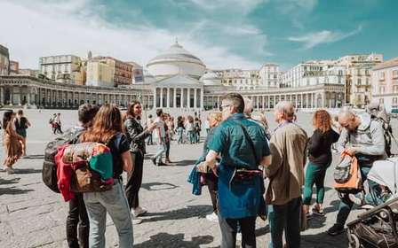 Neapel: Königspalast und Spanische Viertel Kleingruppentour