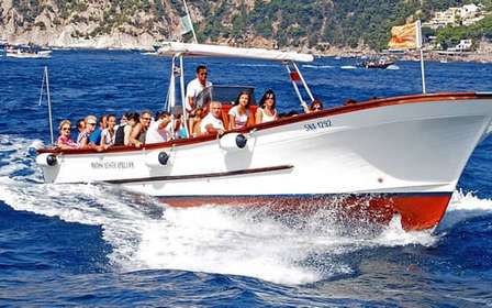 Capri: Bootstour zur Insel mit Halt an der Blauen Grotte