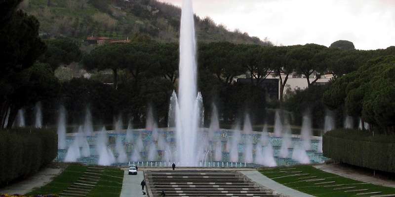 Brunnen der Esedra