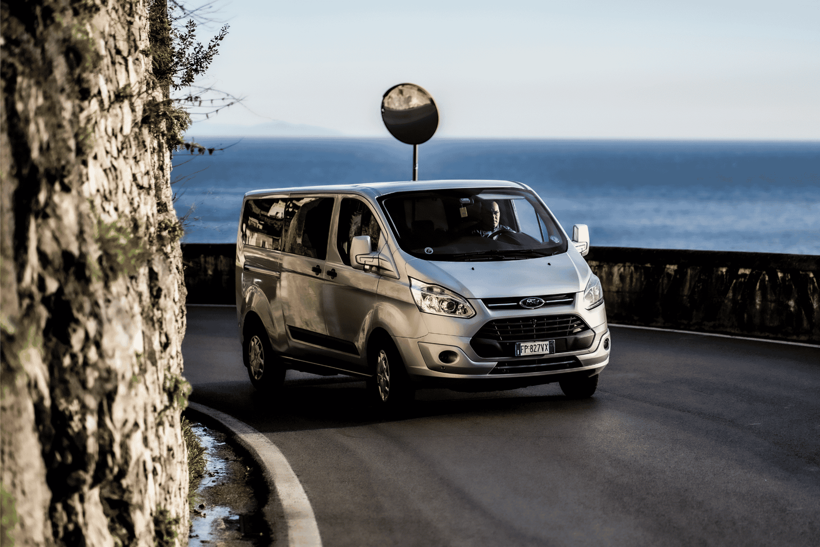 Neapel: Gemeinsamer Shuttle-Transfer nach Sorrento