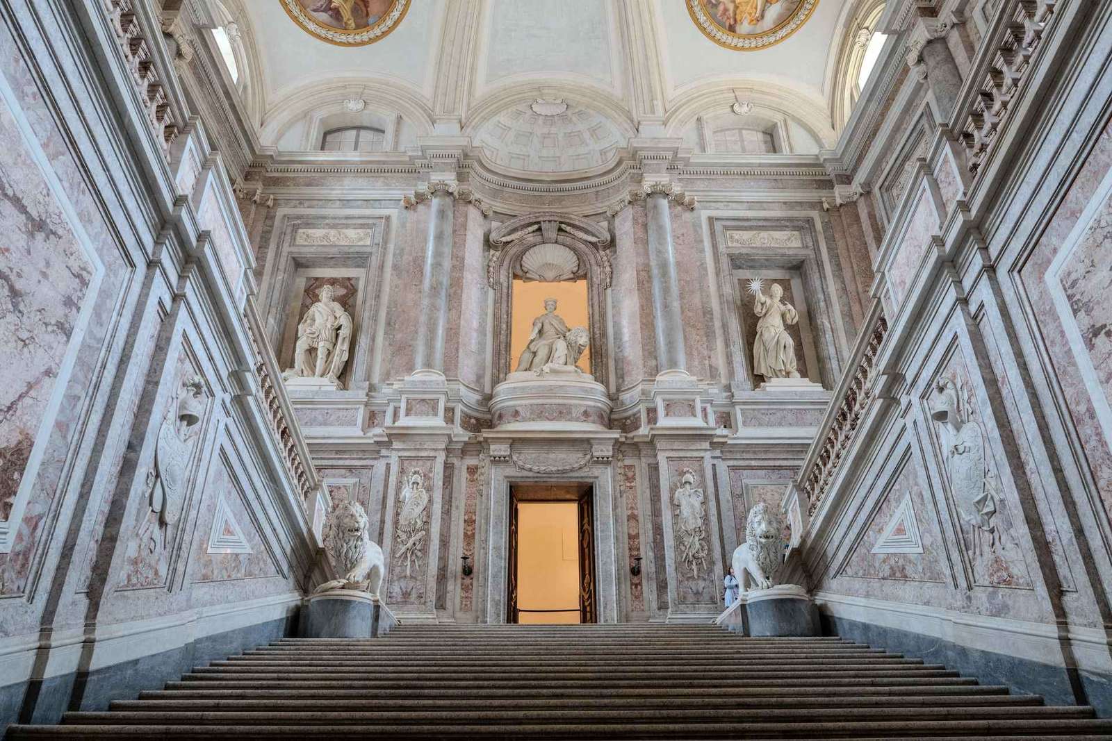 Caserta: Royal Palace Ticket und Zug oder Audioguide Option