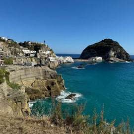 Ischia Inselrundfahrt mit dem Boot und Halt in Sant'Angelo