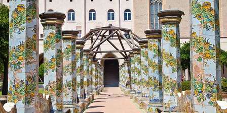 Kreuzgänge von Santa Chiara