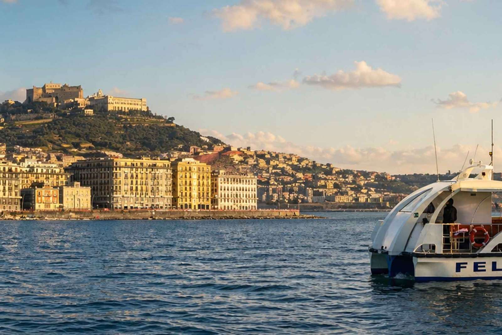 Bootstour im Golf von Neapel: Panoramafahrt mit Guide