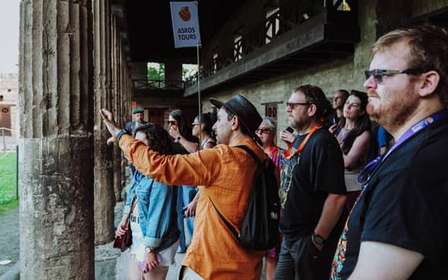Von Neapel aus: Pompeji & Herculaneum mit Archäologenführer