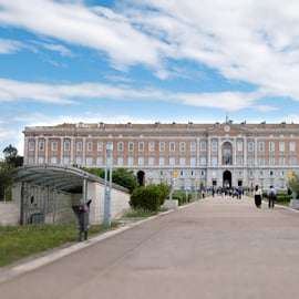 Caserta: Royal Palace Ticket und Zug oder Audioguide Option