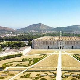 Caserta: Verborgene Juwelen des Königspalastes Kleingruppentour