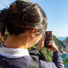 Von Neapel aus: Geführte Tour durch Capri mit Tickets für die Fähre und Minibus