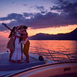 Positano: Gemeinsame Kreuzfahrt bei Sonnenuntergang