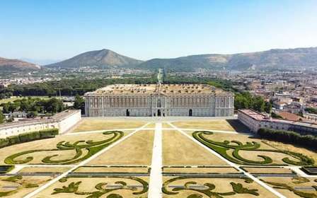 Caserta: Verborgene Juwelen des Königspalastes Kleingruppentour