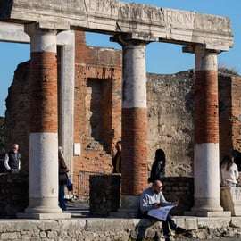 Pompeji: Tagestour durch Pompeji und den Vesuv mit Bustransfer