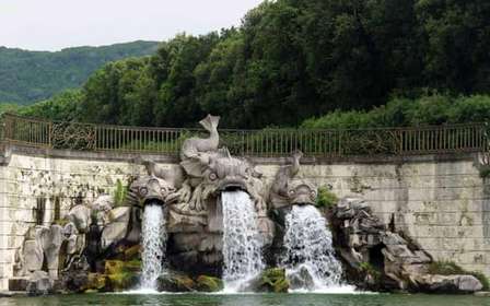 Ab Neapel: All-inclusive-Tour zum Königspalast von Caserta mit fachkundiger Führung
