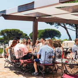 Ab Neapel: Weinprobe an den Hängen des Vesuvs mit Mittagessen
