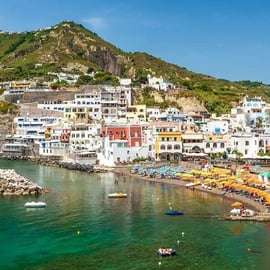 Ischia Inselrundfahrt mit dem Boot und Halt in Sant'Angelo