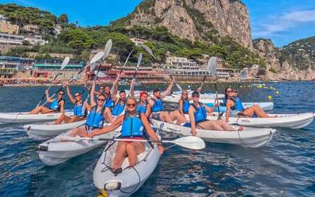 Capri: Höhlen und Strände Kajaktour