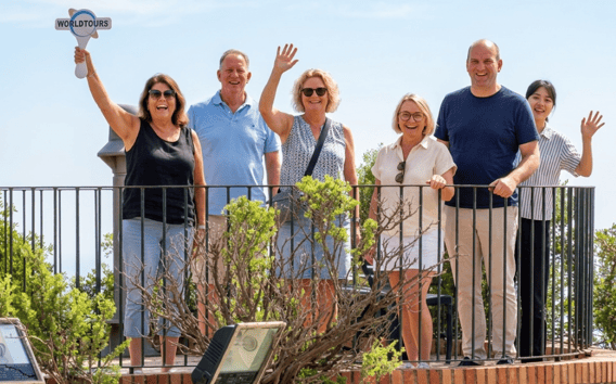 Von Neapel aus: Geführte Tour durch Capri mit Tickets für die Fähre und Minibus