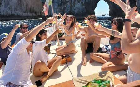 Capri Bootstour für kleine Gruppen: Faraglioni, Tiberius-Villen