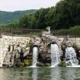 Ab Neapel: All-inclusive-Tour zum Königspalast von Caserta mit fachkundiger Führung