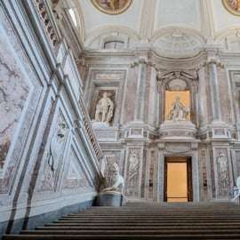 Caserta: Royal Palace Ticket und Zug oder Audioguide Option