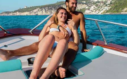 Ab Positano: Tagestour zur Küste von Sorrent und Capri mit dem Boot